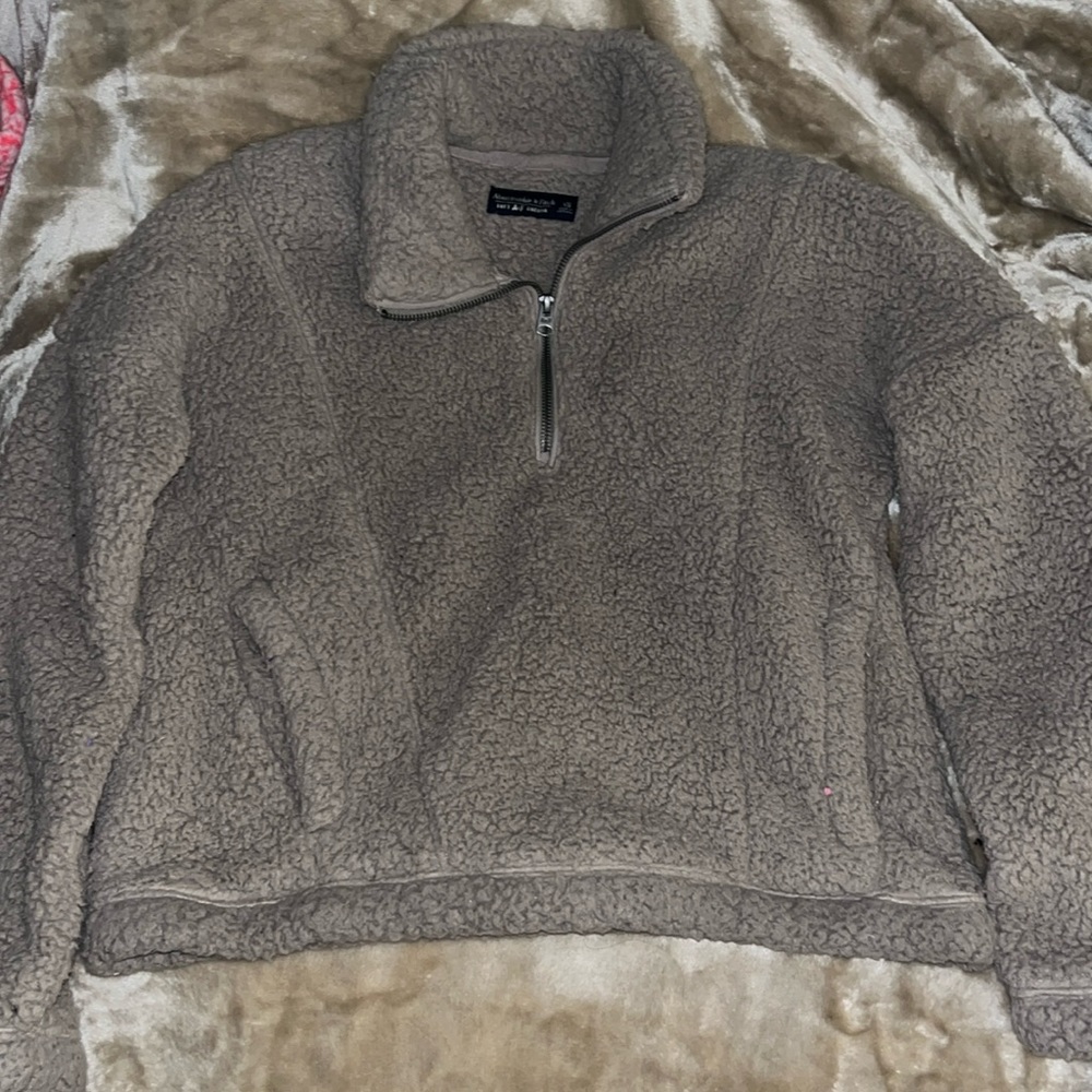 Ambercrombie & Fitch half zip cropped Sherpa pullover
